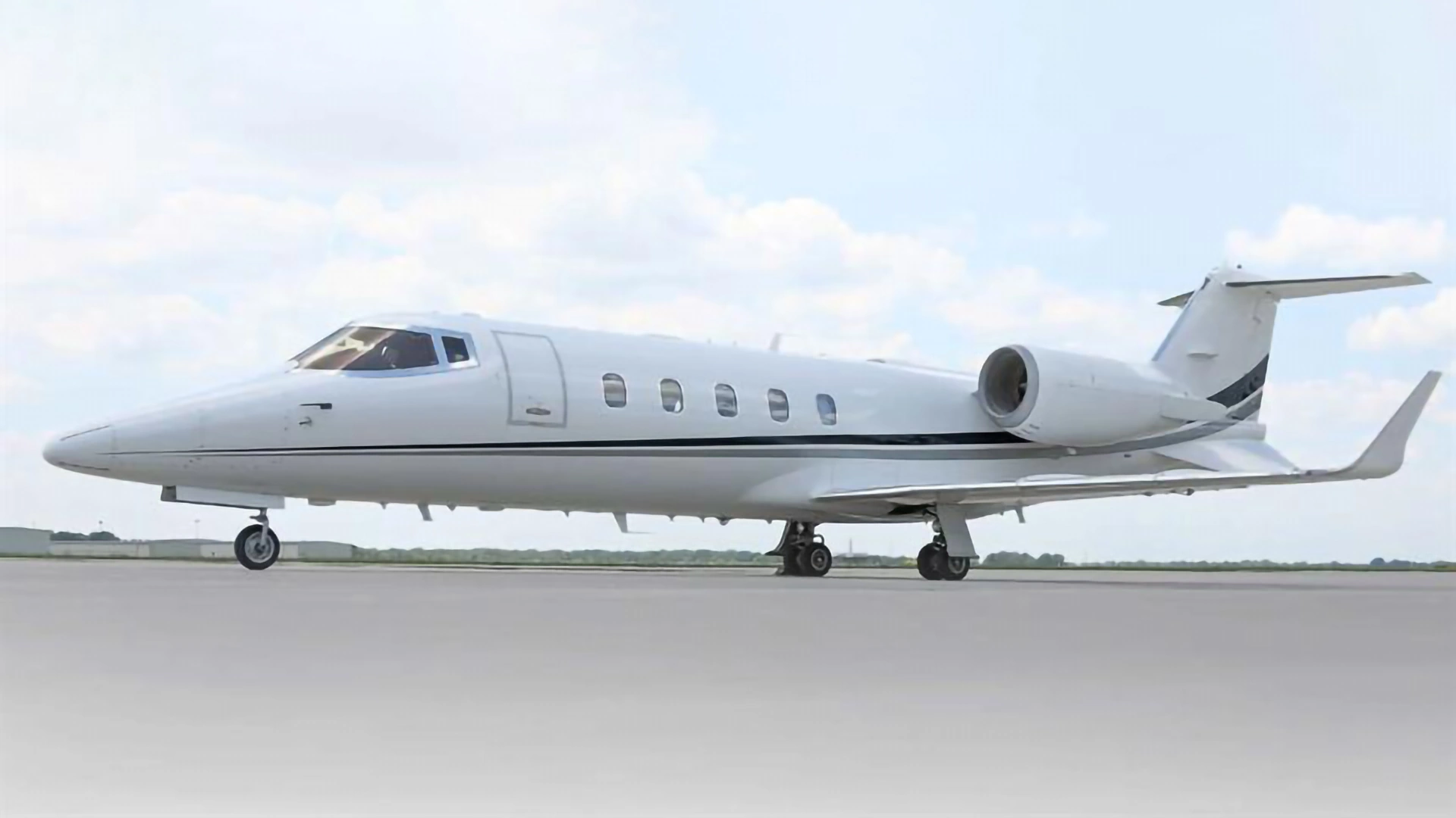Alerion Bombardier LR-60 - N60GF available for private charter by Alerion Aviation.