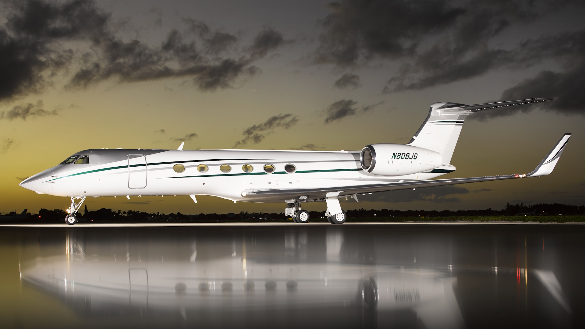 Alerion Gulfstream V - N808JG available for private charter by Alerion Aviation.